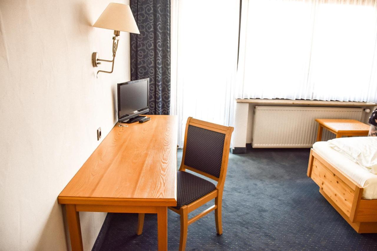 Hotel Bergwiesen - Zimmer Mit Balkon Oder Terasse Lohr Εξωτερικό φωτογραφία